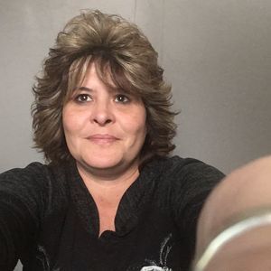 Meet your Posher, Dee